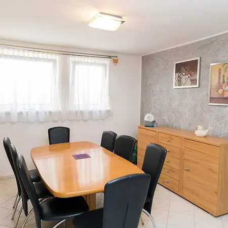 Dea 3 Spacious Lower-level Apartmán