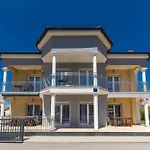 Dea 3 Spacious Lower-level * Crikvenica