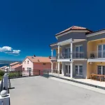 Dea 3 Spacious Lower-level Lejlighed Crikvenica