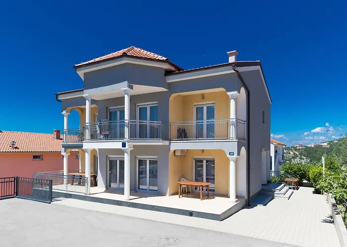 Dea 3 Spacious Lower-level Apartament Crikvenica