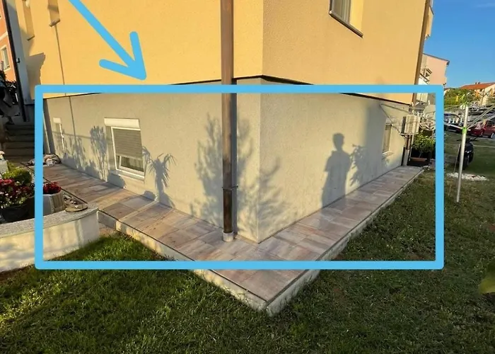 Dea 3 Spacious Lower-level